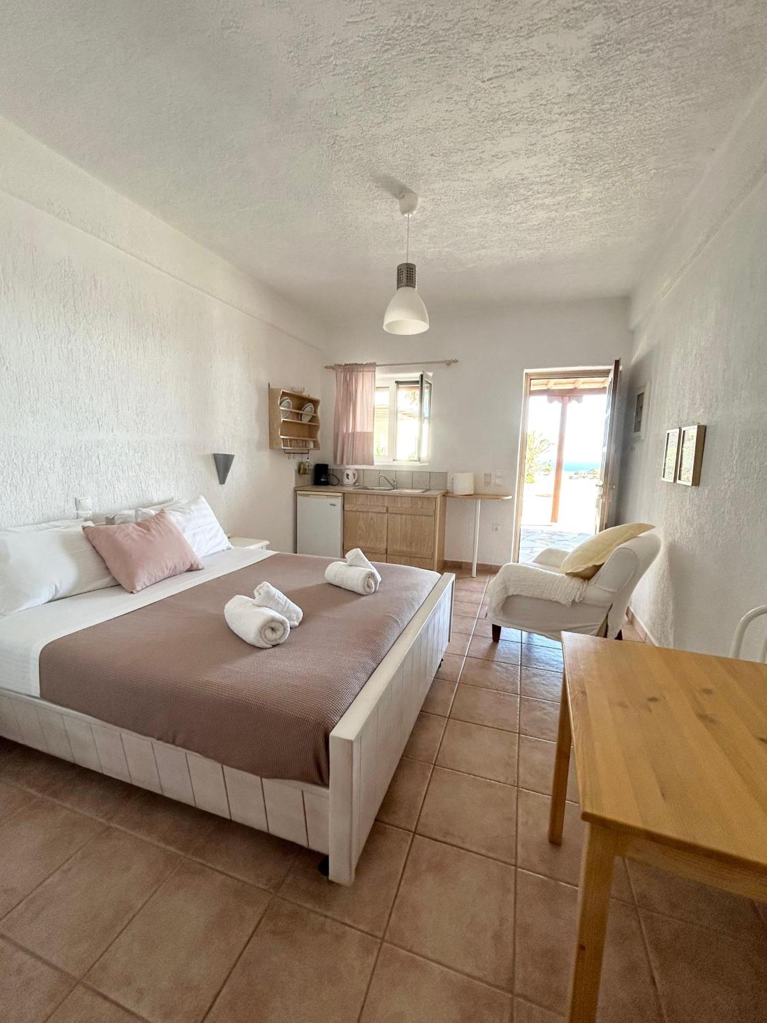 Fos Apartments Mykonos Agios Ioannis Diakoftis Rom bilde