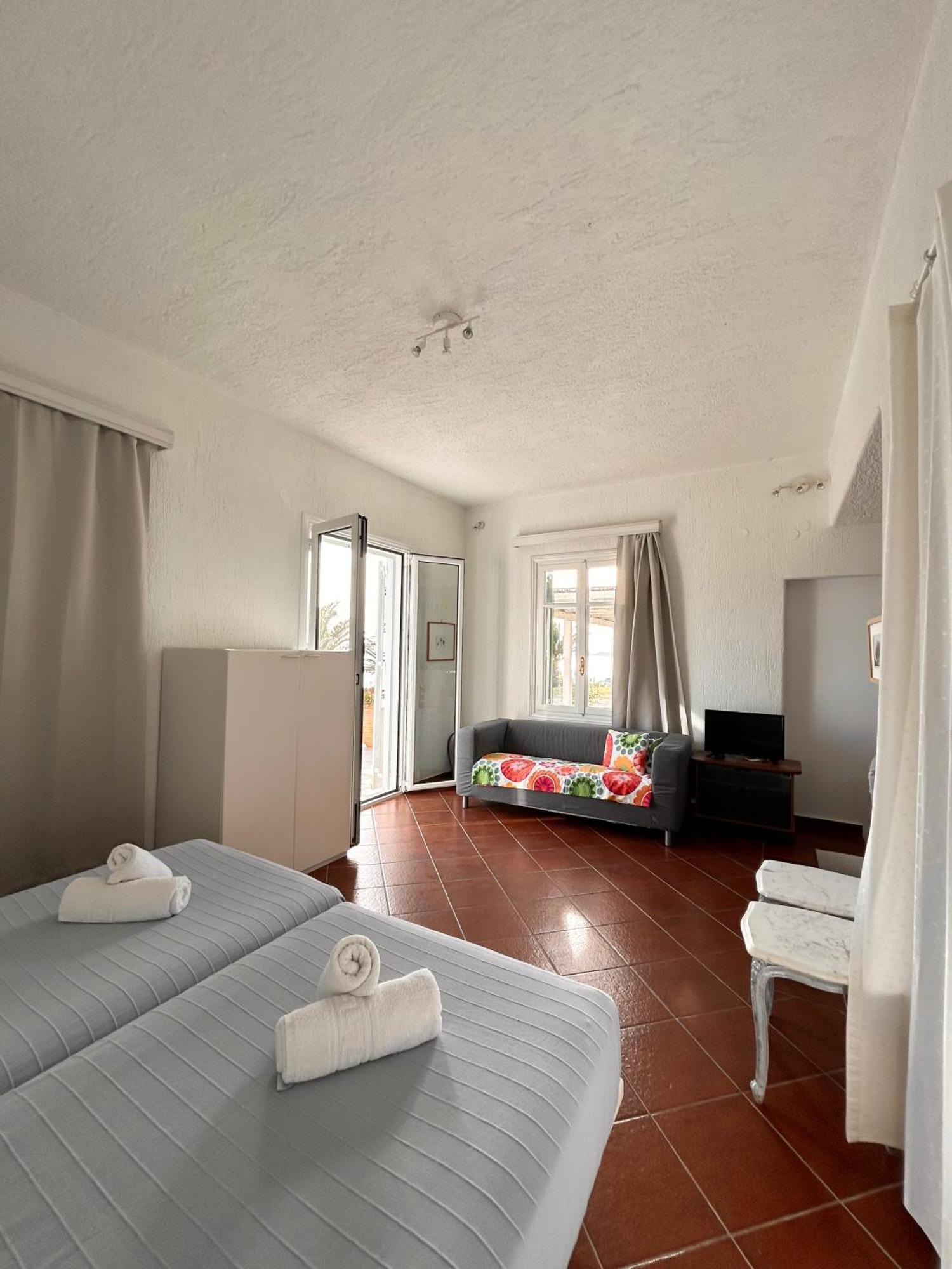 Fos Apartments Mykonos Agios Ioannis Diakoftis Rom bilde
